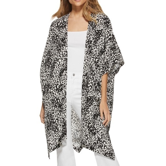 Scoop women’s xs/s animal print‎ kimono - Picture 2 of 8